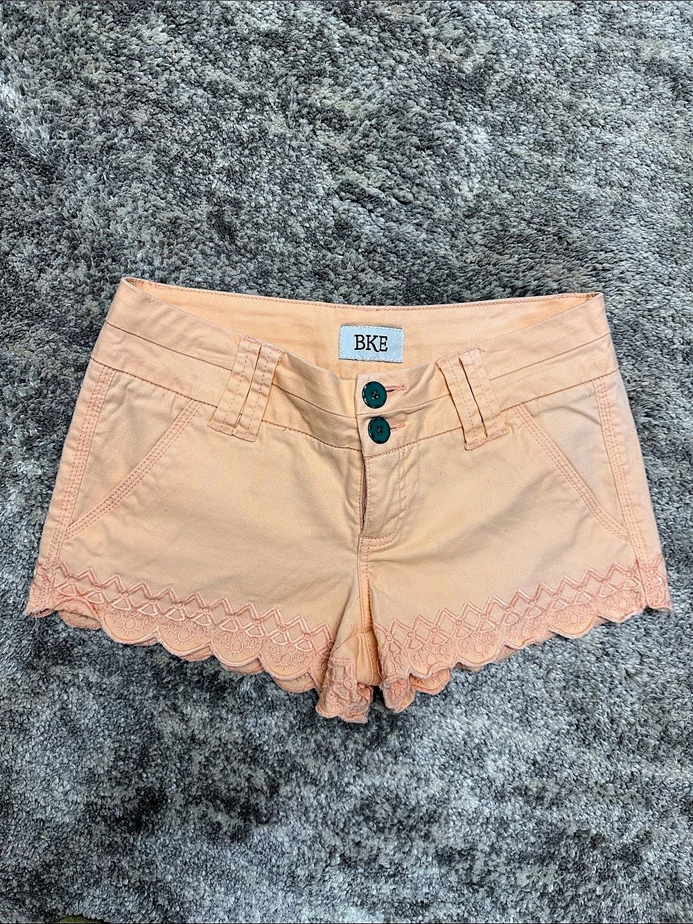 BKE Eve Scalloped Hem Shorts light orange, Waist 25